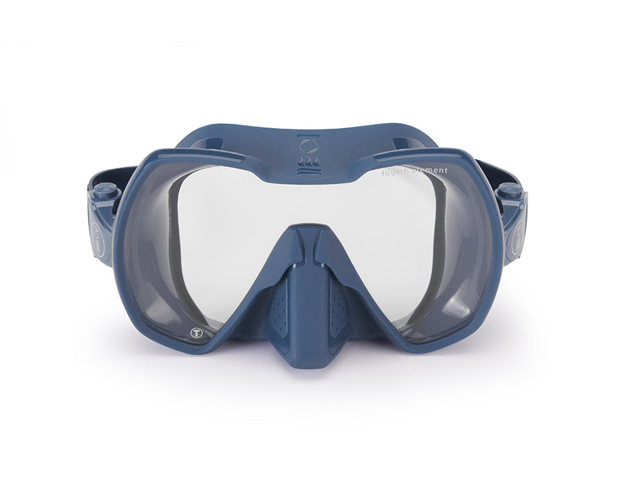A black diving mask with a single lens and a soft silicone skirt, designed for wide field of vision and comfortable fit.