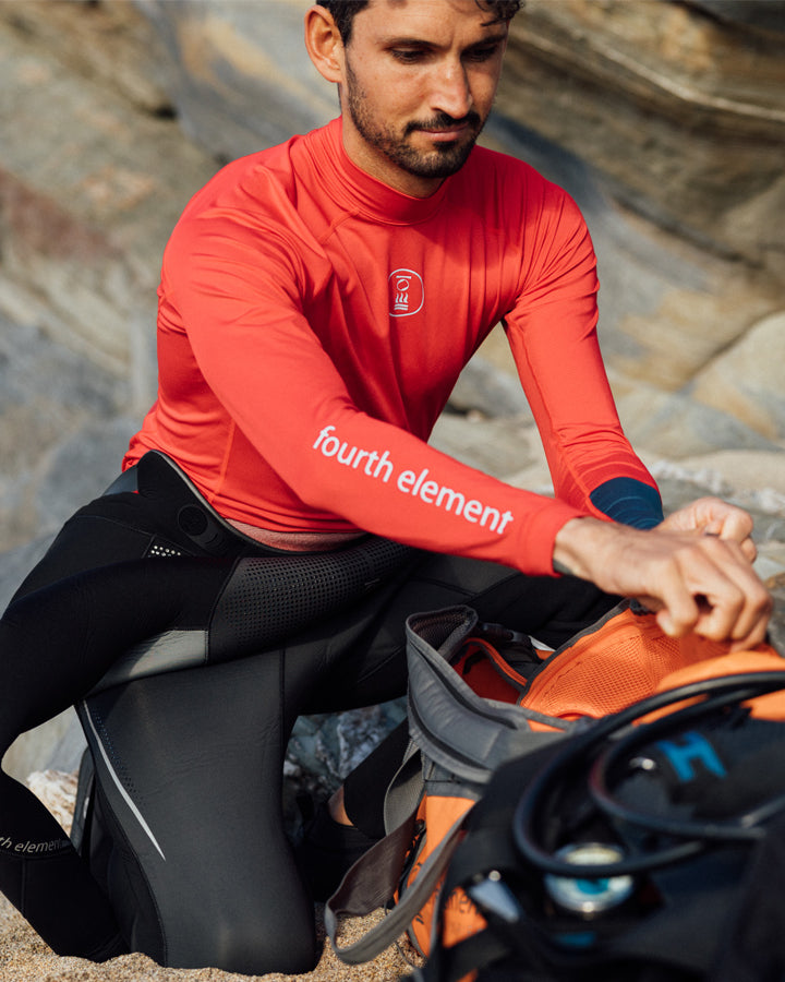Fourth element rashguard. Hydro-T in lava red